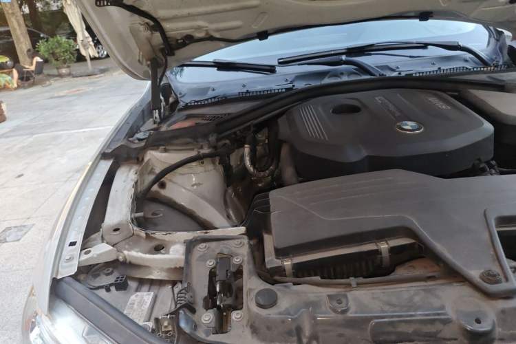 Used BMW 3 Series 2017 318Li Fashion Model Engine Bay Right