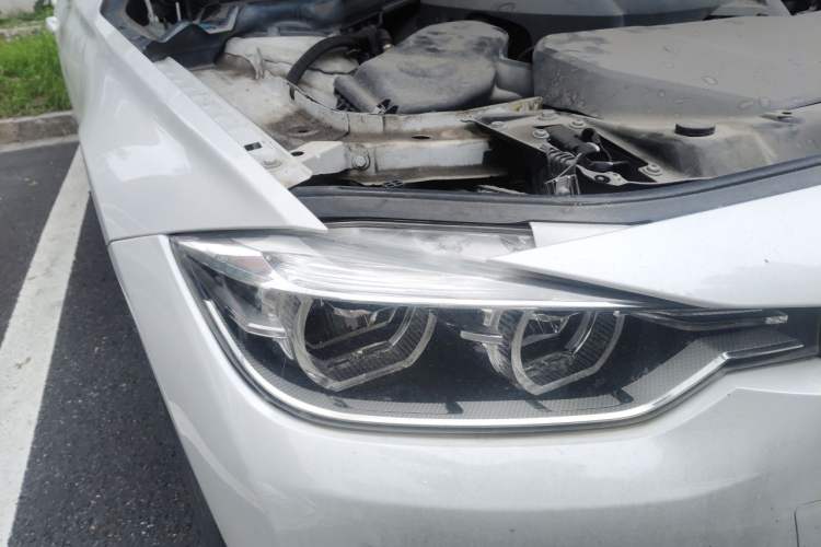 Used BMW 3 Series 2017 320Li Fashion Model Engine Bay Right