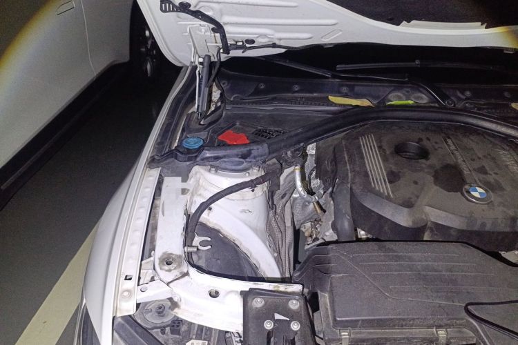 Used BMW 3 Series 2017 318Li Fashion Model Engine Bay Right