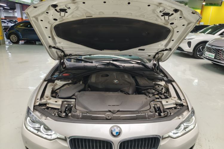 Used BMW 3 Series 2017 320Li Fashion Model Engine Bay