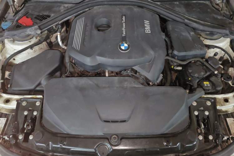 Used BMW 3 Series 2017 320i M Sport Engine Bay