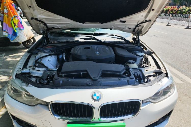 Used BMW 3 Series 2017 318Li Fashion Model Engine Bay