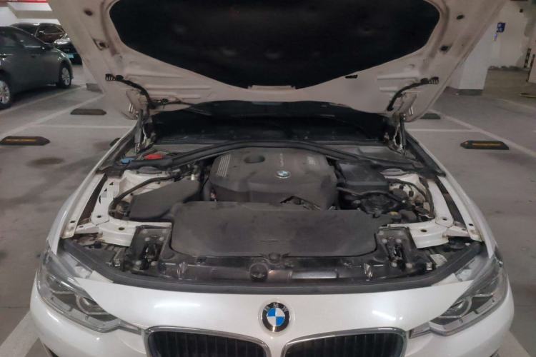 Used BMW 3 Series 2017 320Li Fashion Model Engine Bay