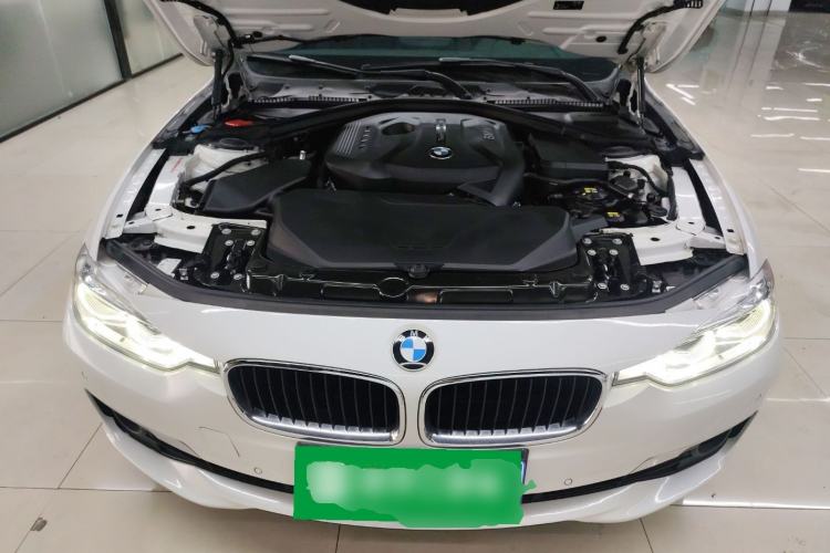 Used BMW 3 Series 2017 320Li Fashion Model Engine Bay
