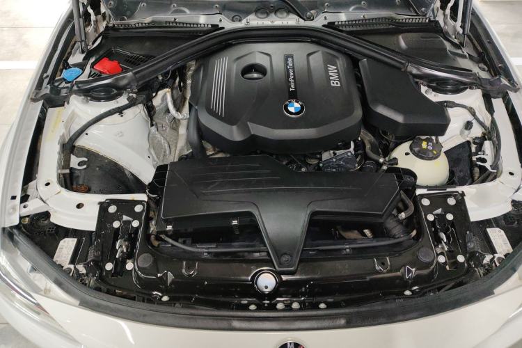 Used BMW 3 Series 2017 318Li Fashion Model Engine Bay