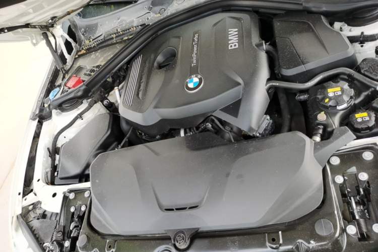 Used BMW 3 Series 2017 320i M Sport Engine Bay