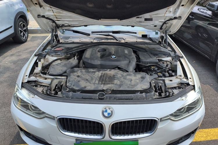 Used BMW 3 Series 2017 320Li Fashion Model Engine Bay