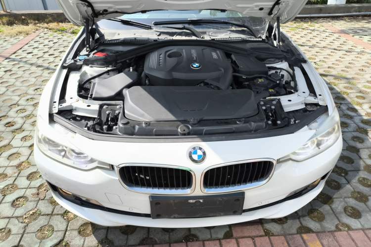 Used BMW 3 Series 2017 320Li xDrive Fashion Model Engine Bay