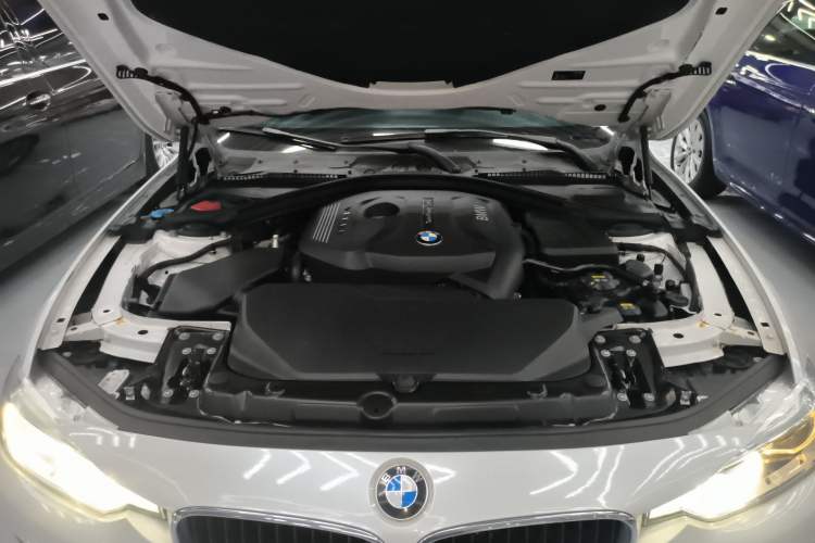 Used BMW 3 Series 2017 320Li Fashion Model Engine Bay