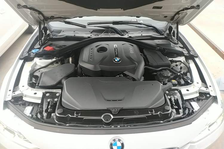 Used BMW 3 Series 2017 320Li Fashion Model Engine Bay