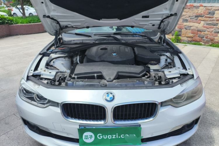Used BMW 3 Series 2017 318Li Fashion Model Engine Bay