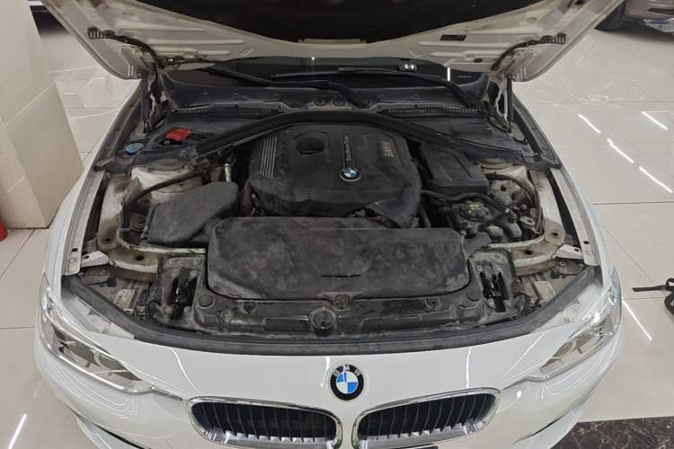 Used BMW 3 Series 2017 320Li Fashion Model Engine Bay