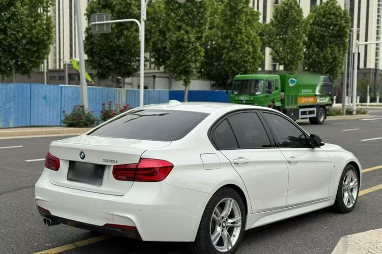 Used BMW 3 Series 2017 320i M Sport Exterior 1