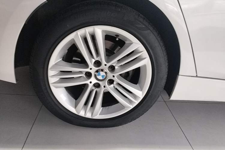 Used BMW 3 Series 2017 320Li Fashion Model Exterior 2