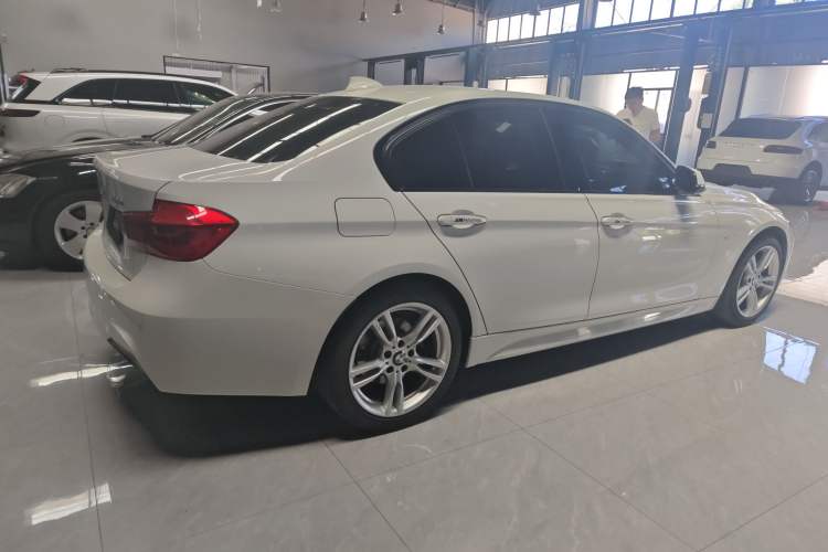 Used BMW 3 Series 2017 320i M Sport Exterior 2