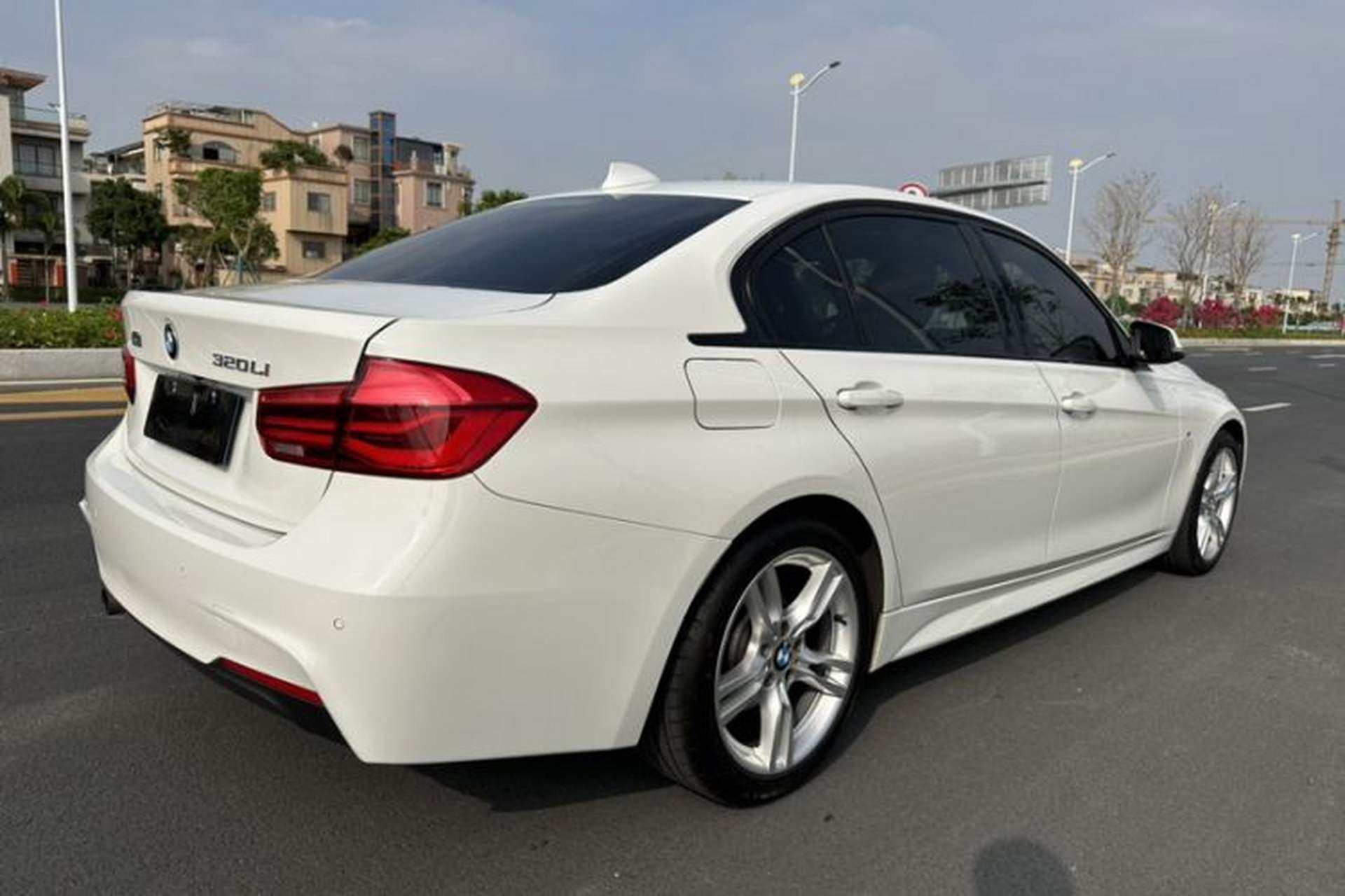 Used BMW 3 Series 2017 320Li M Sport Edition Exterior 3