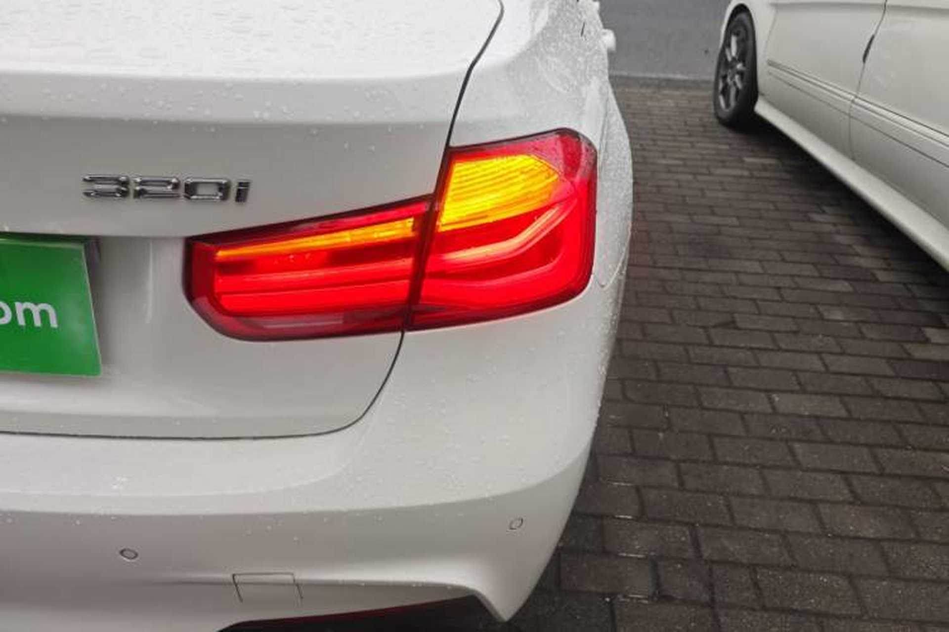 Used BMW 3 Series 2017 320i M Sport Exterior 3
