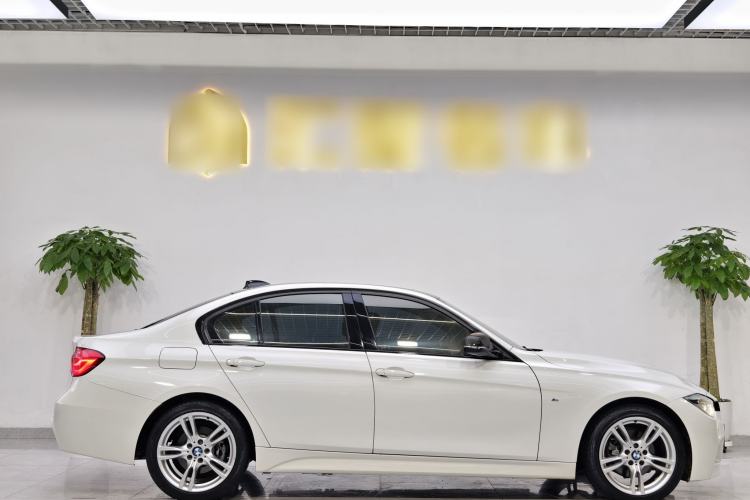 Used BMW 3 Series 2017 320i M Sport Exterior 3