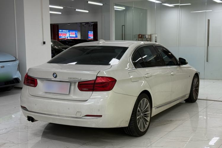 Used BMW 3 Series 2017 320Li Luxury Design Package Exterior 3