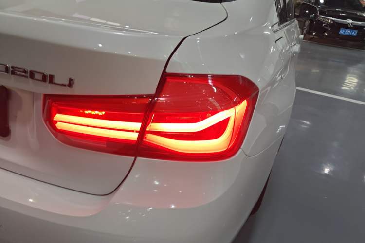 Used BMW 3 Series 2017 320Li Fashion Model Exterior 3