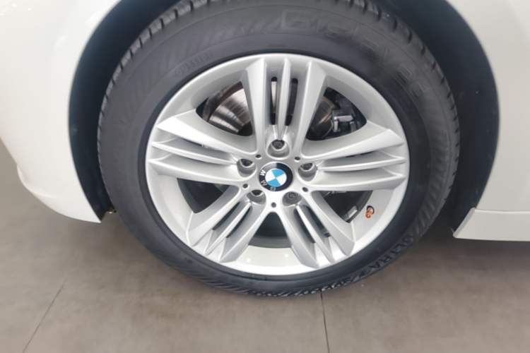 Used BMW 3 Series 2017 320Li Fashion Model Exterior 4