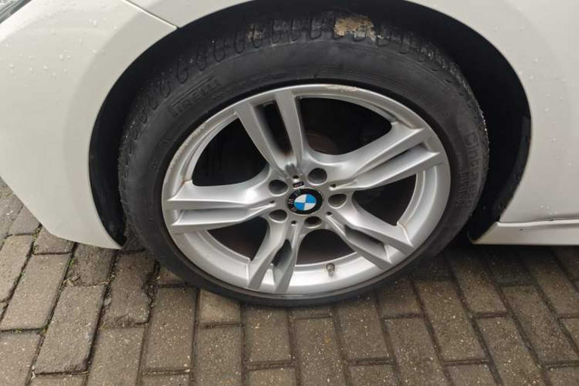 Used BMW 3 Series 2017 320i M Sport Exterior 4