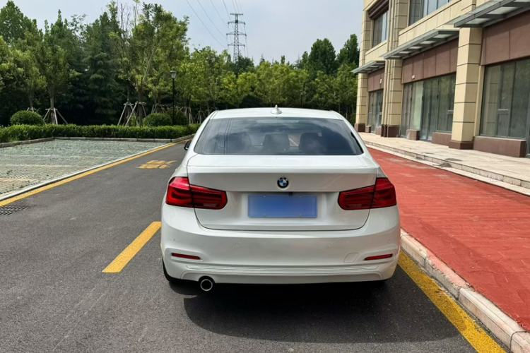 Used BMW 3 Series 2017 318i Fashion Model Exterior 4