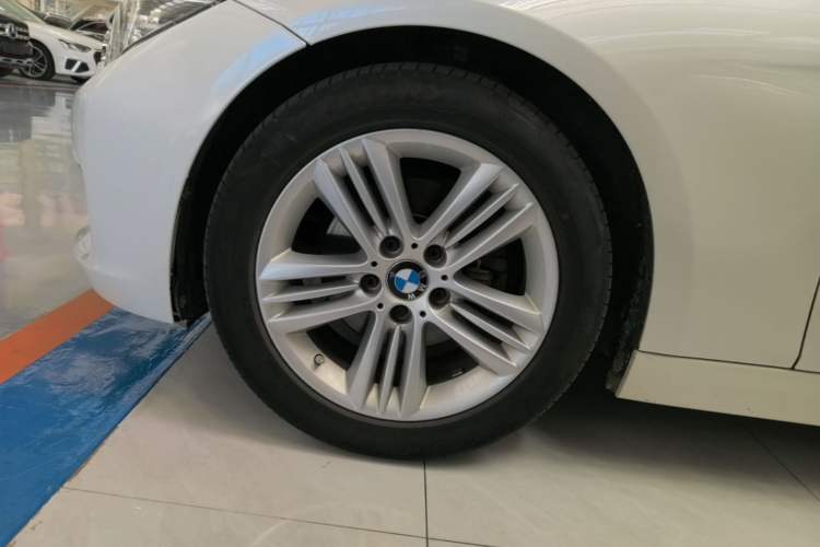 Used BMW 3 Series 2017 320Li Fashion Model Exterior 4
