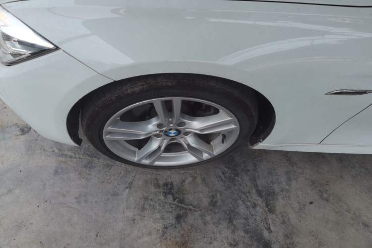 Used BMW 3 Series 2017 320i M Sport Exterior 4
