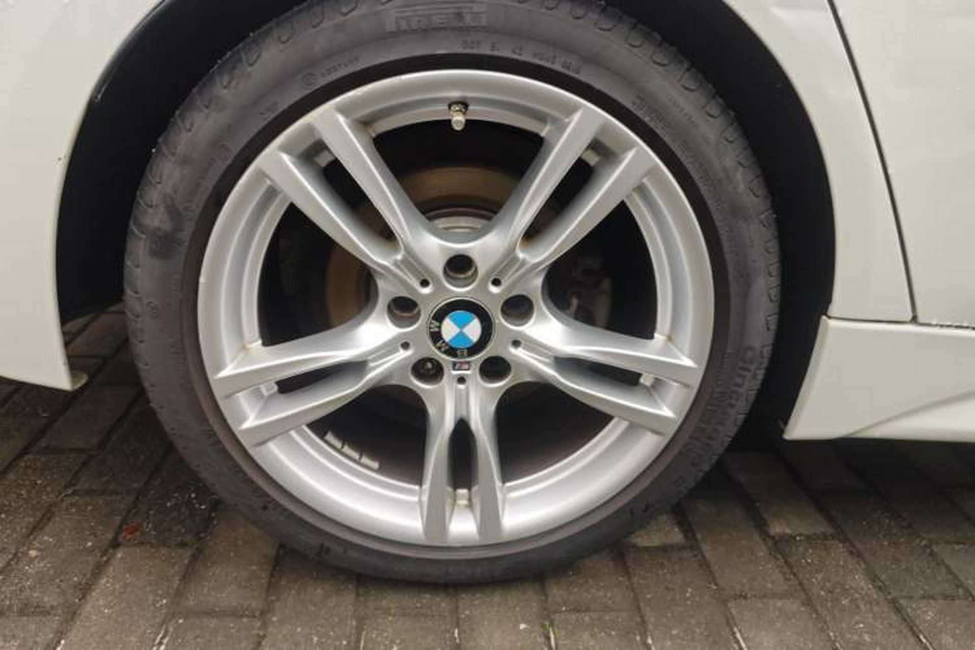 Used BMW 3 Series 2017 320i M Sport Exterior 5