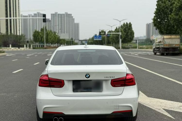 Used BMW 3 Series 2017 320i M Sport Exterior 6