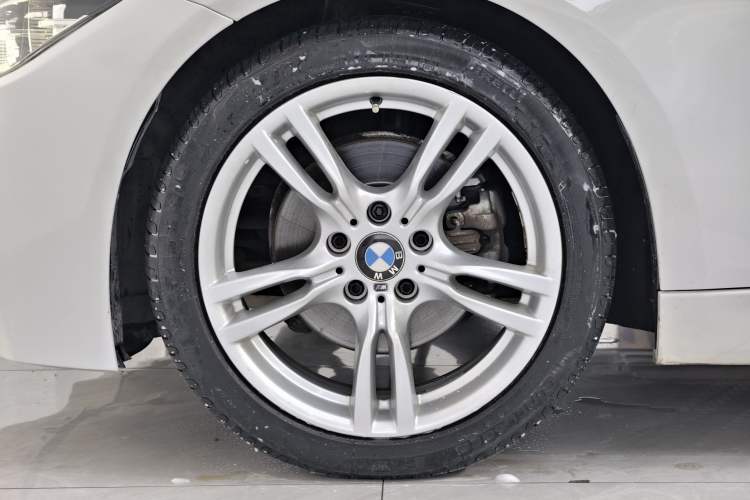 Used BMW 3 Series 2017 320i M Sport Exterior 8