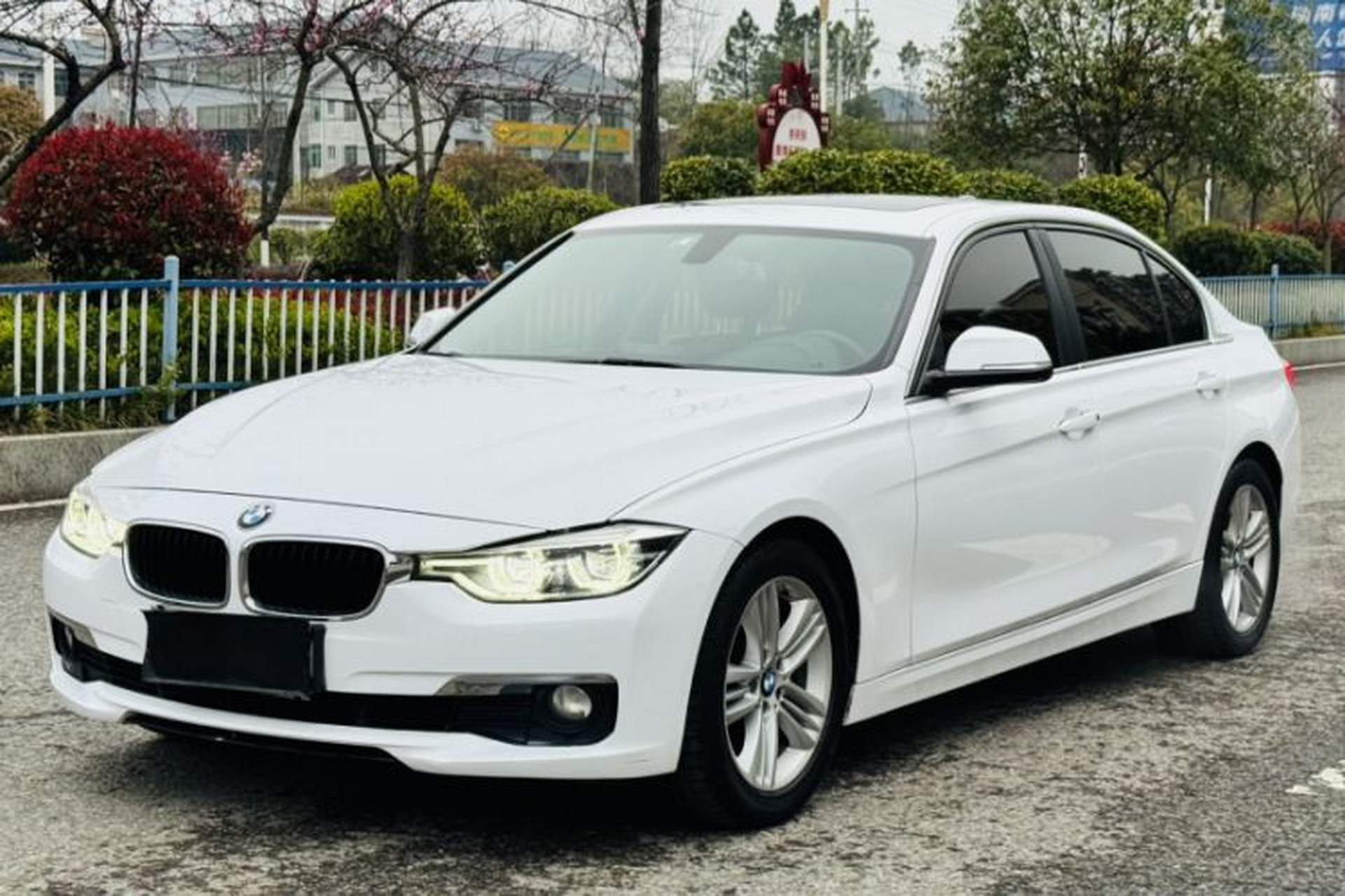 Used BMW 3 Series 2017 320Li Fashion Model Front Left 45 Deg