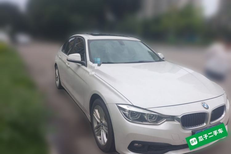 Used BMW 3 Series 2017 318i Fashion Model Front Right 45 Deg