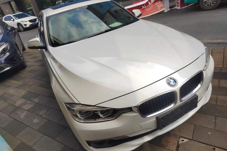 Used BMW 3 Series 2017 320Li Fashion Model Front Right 45 Deg