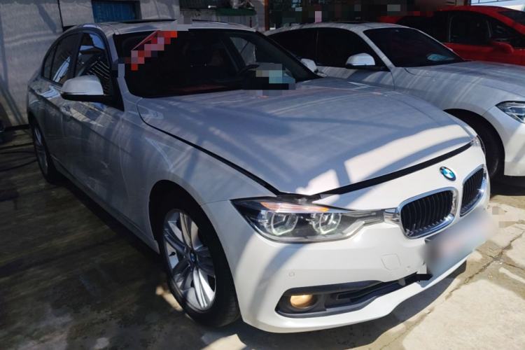 Used BMW 3 Series 2017 318i Fashion Model Front Right 45 Deg