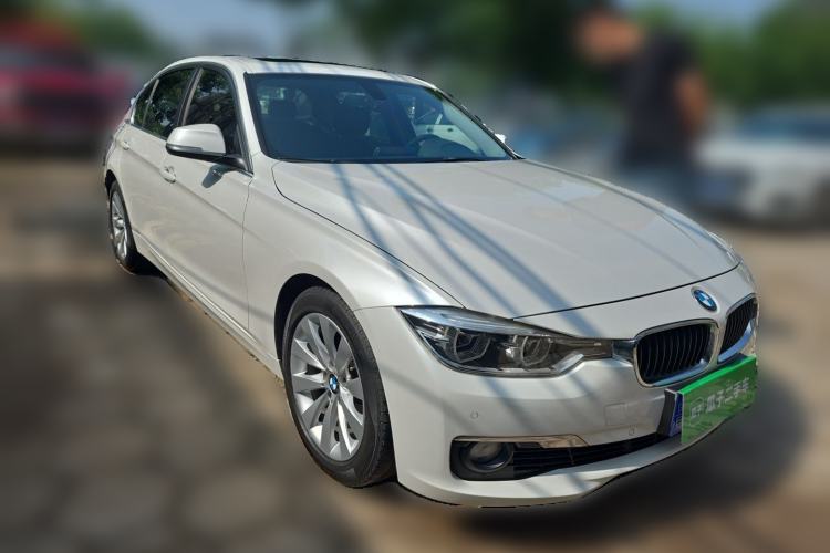 Used BMW 3 Series 2017 318Li Fashion Model Front Right 45 Deg