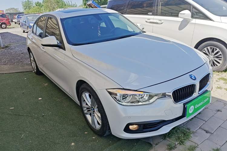 Used BMW 3 Series 2017 318i Fashion Model Front Right 45 Deg
