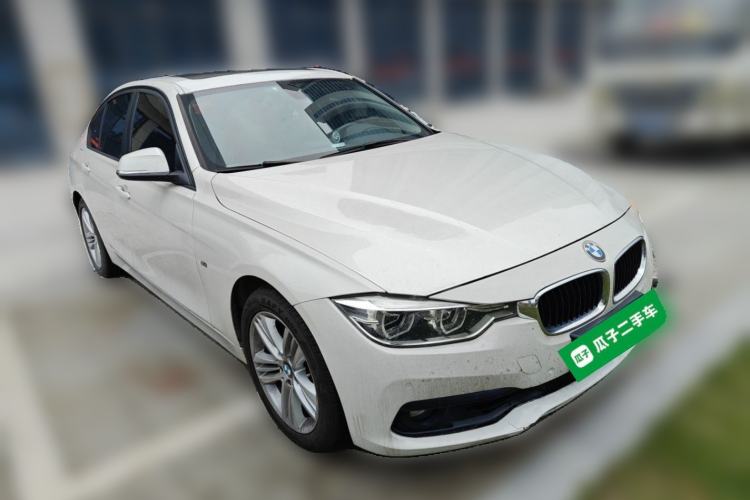 Used BMW 3 Series 2017 318i Fashion Model Front Right 45 Deg