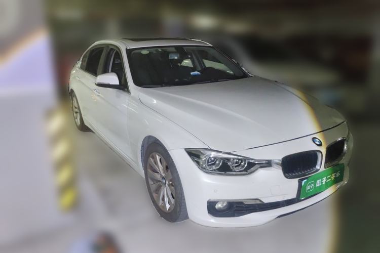 Used BMW 3 Series 2017 318Li Fashion Model Front Right 45 Deg