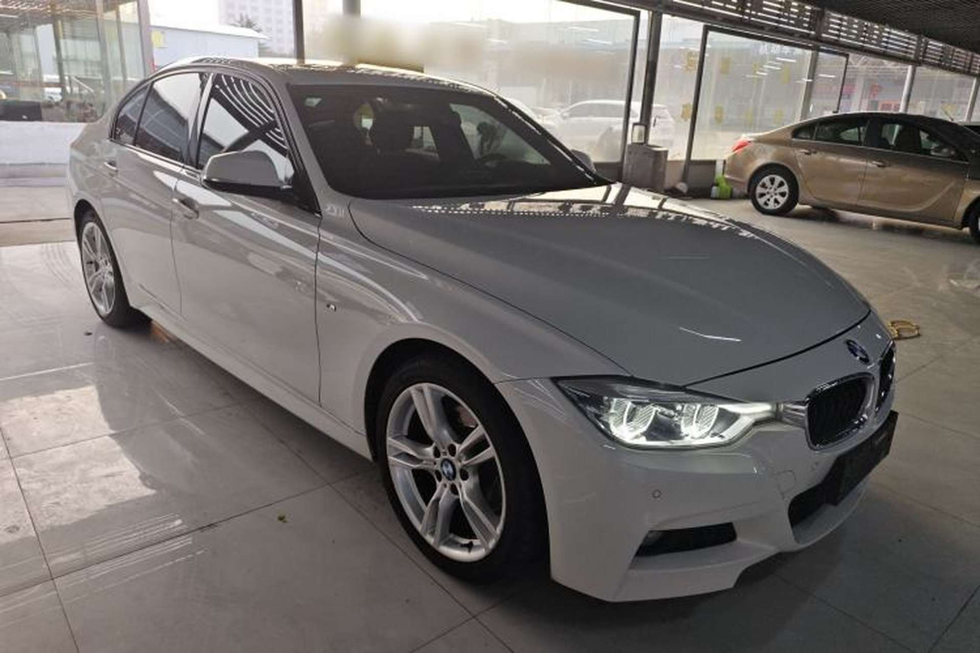 Used BMW 3 Series 2017 320i M Sport Front Right 45 Deg