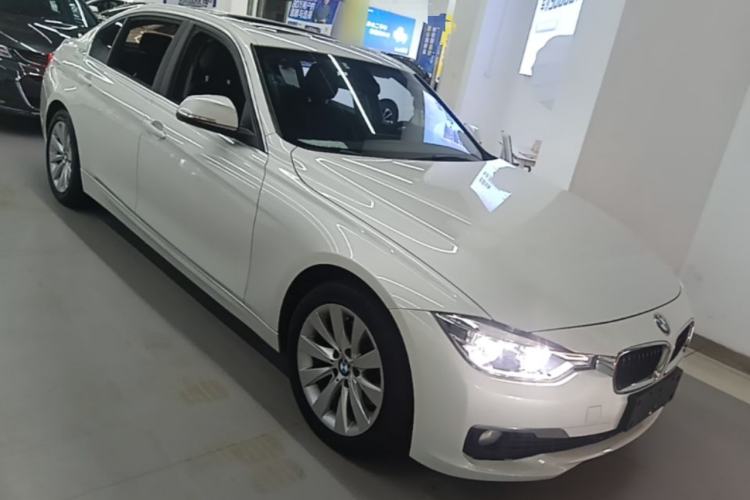 Used BMW 3 Series 2017 318Li Fashion Model Front Right 45 Deg