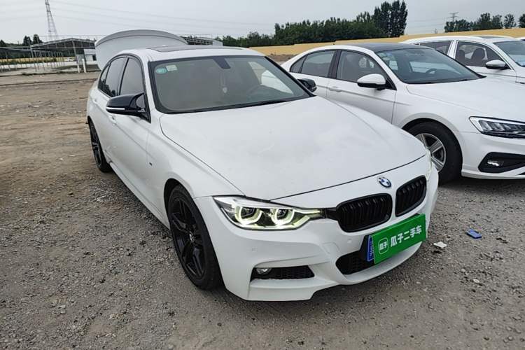 Used BMW 3 Series 2017 320i M Sport Front Right 45 Deg