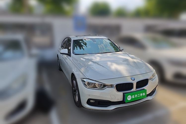 Used BMW 3 Series 2017 318i Fashion Model Front Right 45 Deg