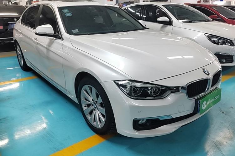 Used BMW 3 Series 2017 318Li Fashion Model Front Right 45 Deg