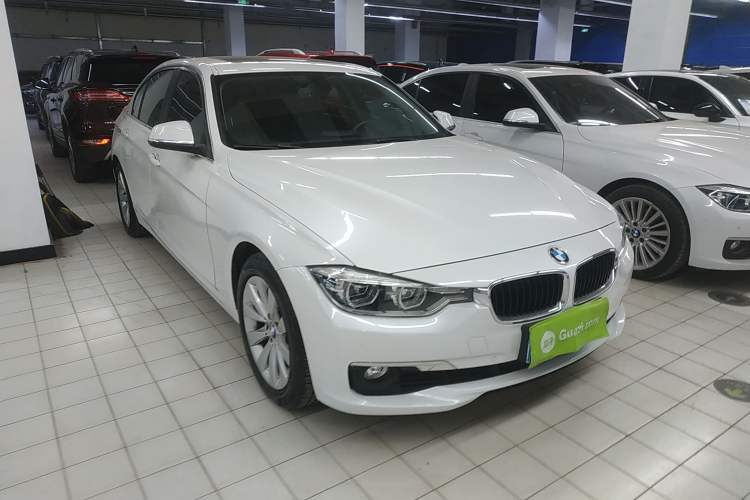 Used BMW 3 Series 2017 318Li Fashion Model Front Right 45 Deg