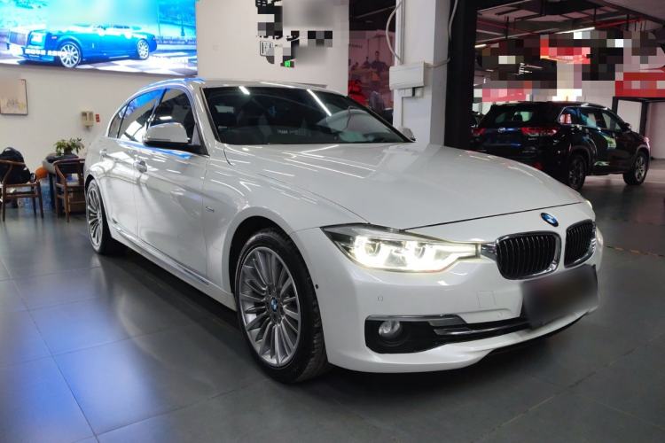 Used BMW 3 Series 2017 330Li xDrive Luxury Design Package Front Right 45 Deg