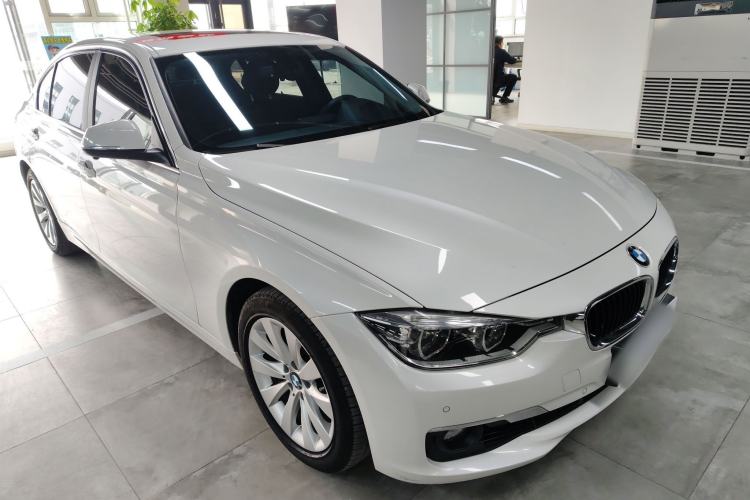 Used BMW 3 Series 2017 318Li Fashion Model Front Right 45 Deg