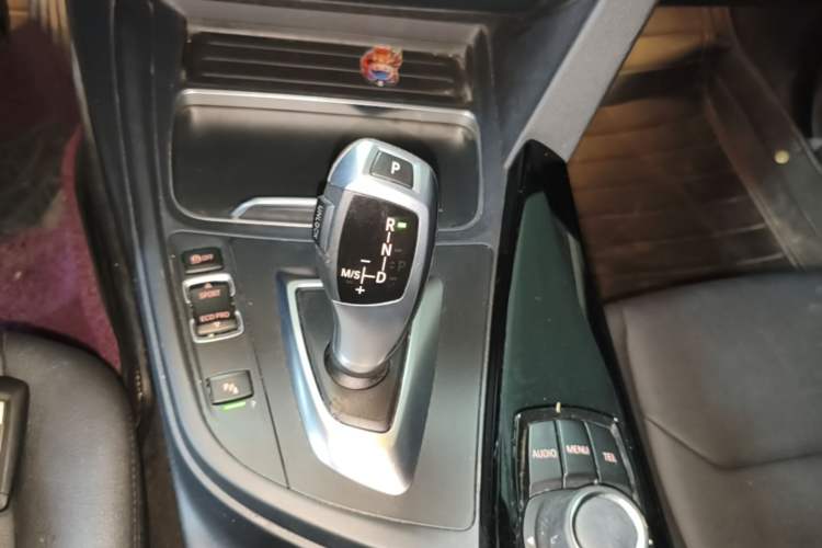Used BMW 3 Series 2017 318Li Fashion Model Gear Lever