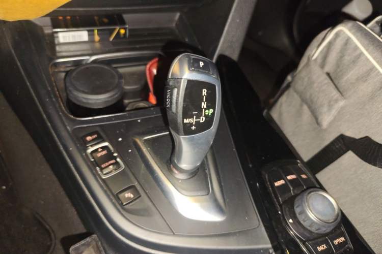 Used BMW 3 Series 2017 320Li Fashion Model Gear Lever